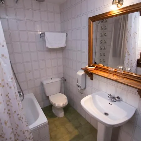 Meson Casa De Guzman בית הארחה סנטו דומינגו דה סילוס