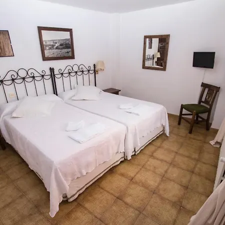 Meson Casa De Guzman בית הארחה